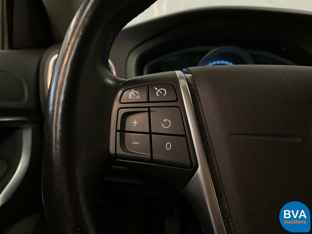 Volvo V40 1.6 D2 Momentum Business 144pk 2014, 7-XNT-75