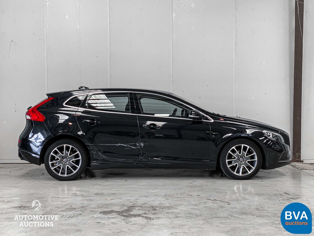Volvo V40 1.6 D2 Momentum Business 144pk 2014, 7-XNT-75