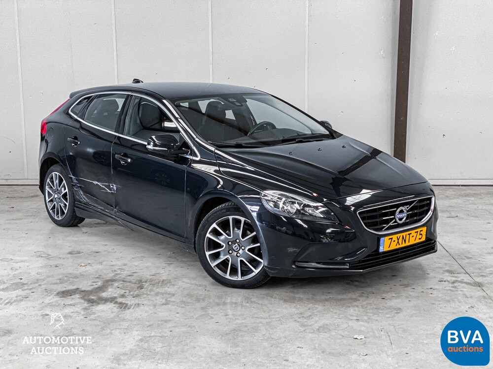 Volvo V40 1.6 D2 Momentum Business 144pk 2014, 7-XNT-75