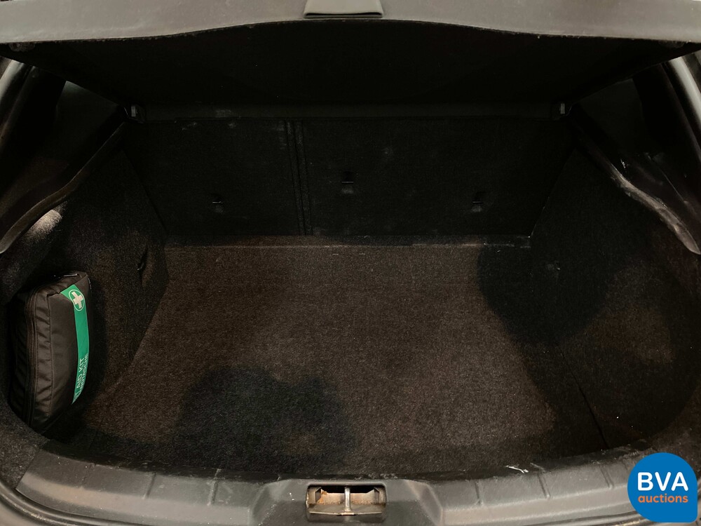 Volvo V40 1.6 D2 Momentum Business 144pk 2014, 7-XNT-75