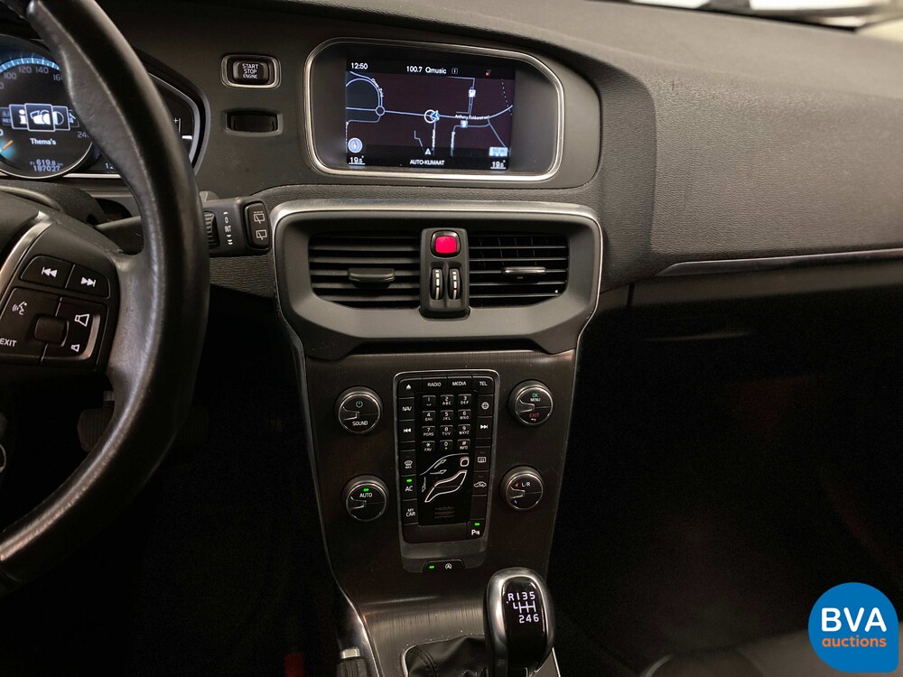 Volvo V40 1.6 D2 Momentum Business 144pk 2014, 7-XNT-75