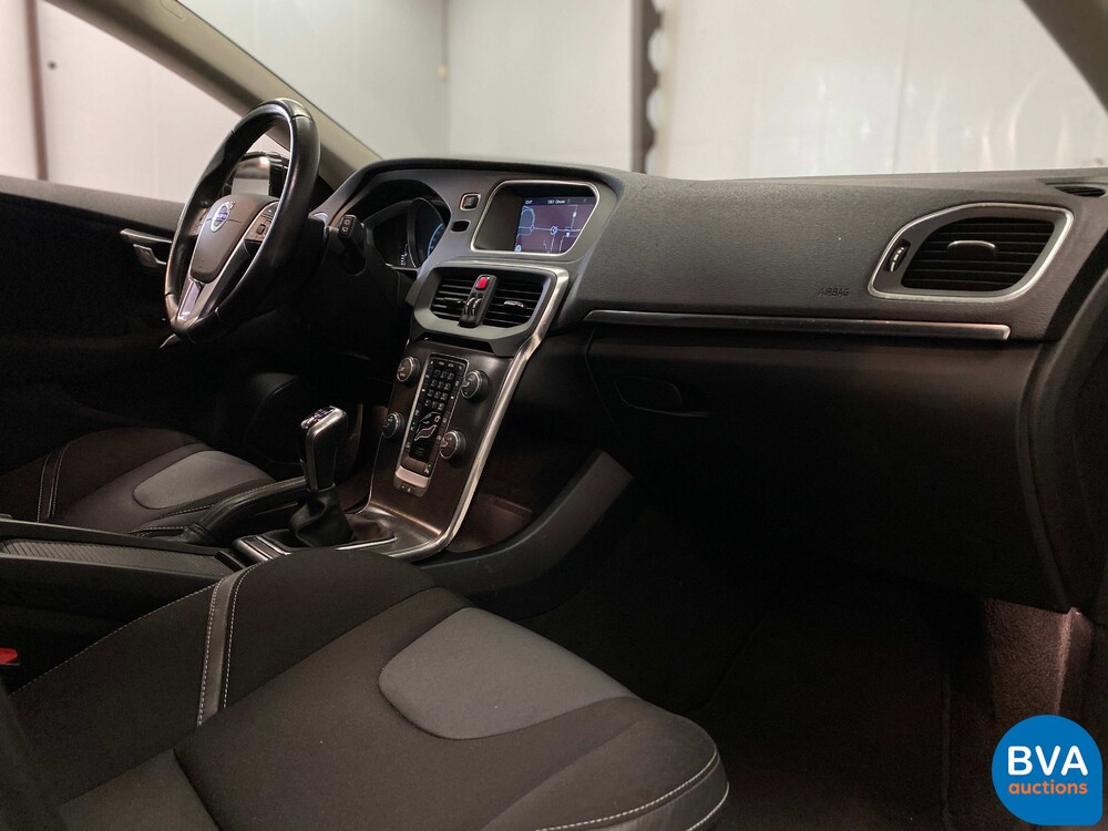 Volvo V40 1.6 D2 Momentum Business 144pk 2014, 7-XNT-75