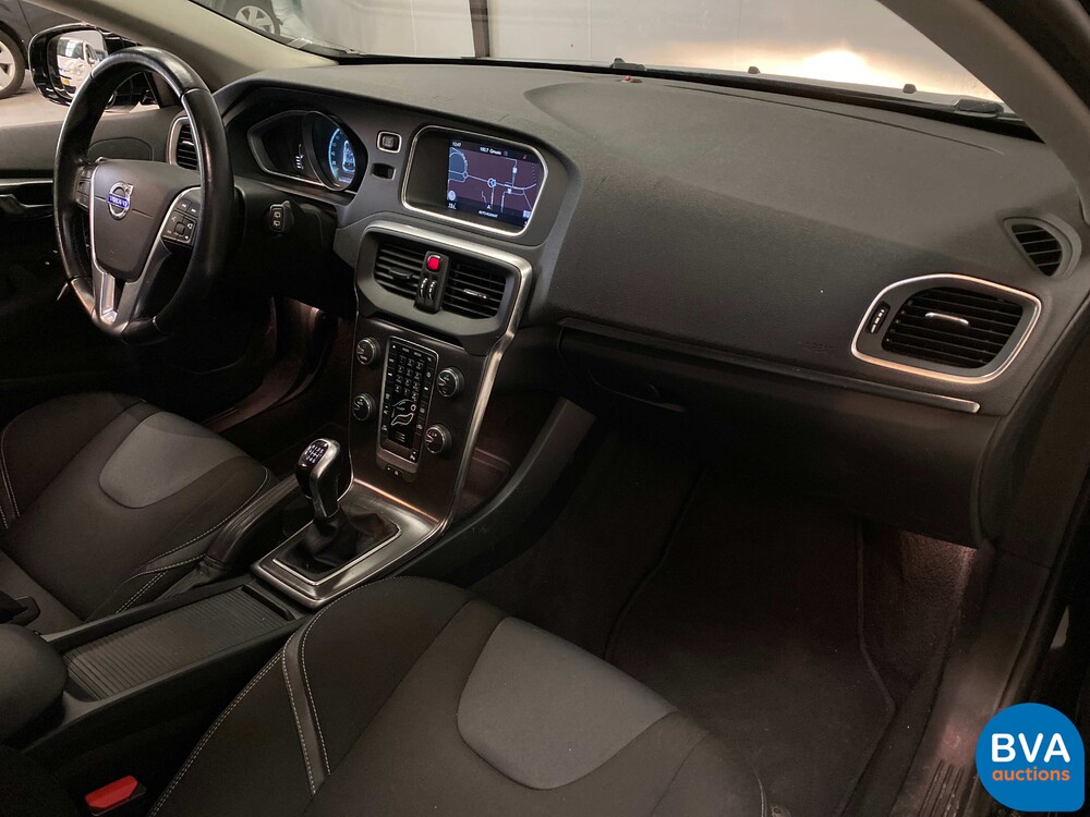 Volvo V40 1.6 D2 Momentum Business 144pk 2014, 7-XNT-75