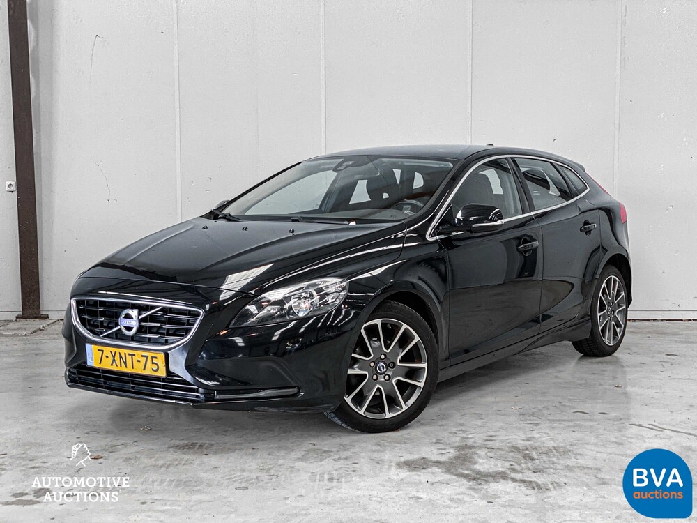 Volvo V40 1.6 D2 Momentum Business 144pk 2014, 7-XNT-75