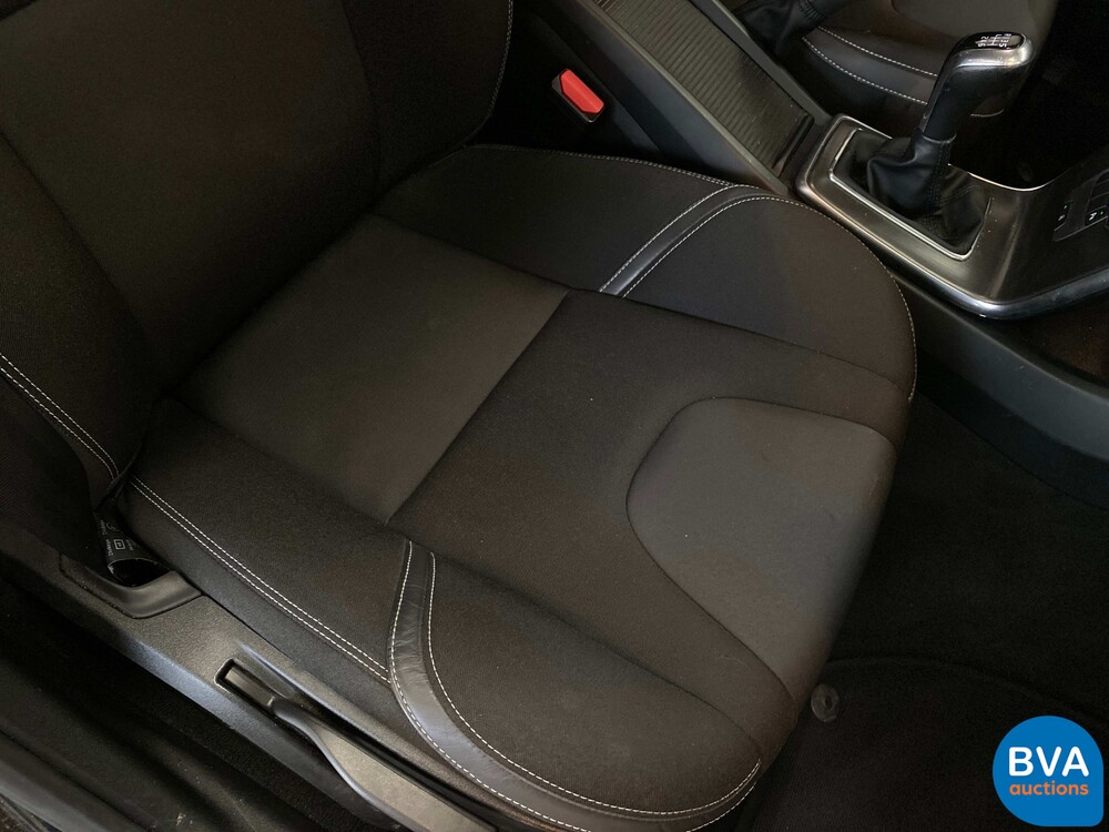 Volvo V40 1.6 D2 Momentum Business 144pk 2014, 7-XNT-75