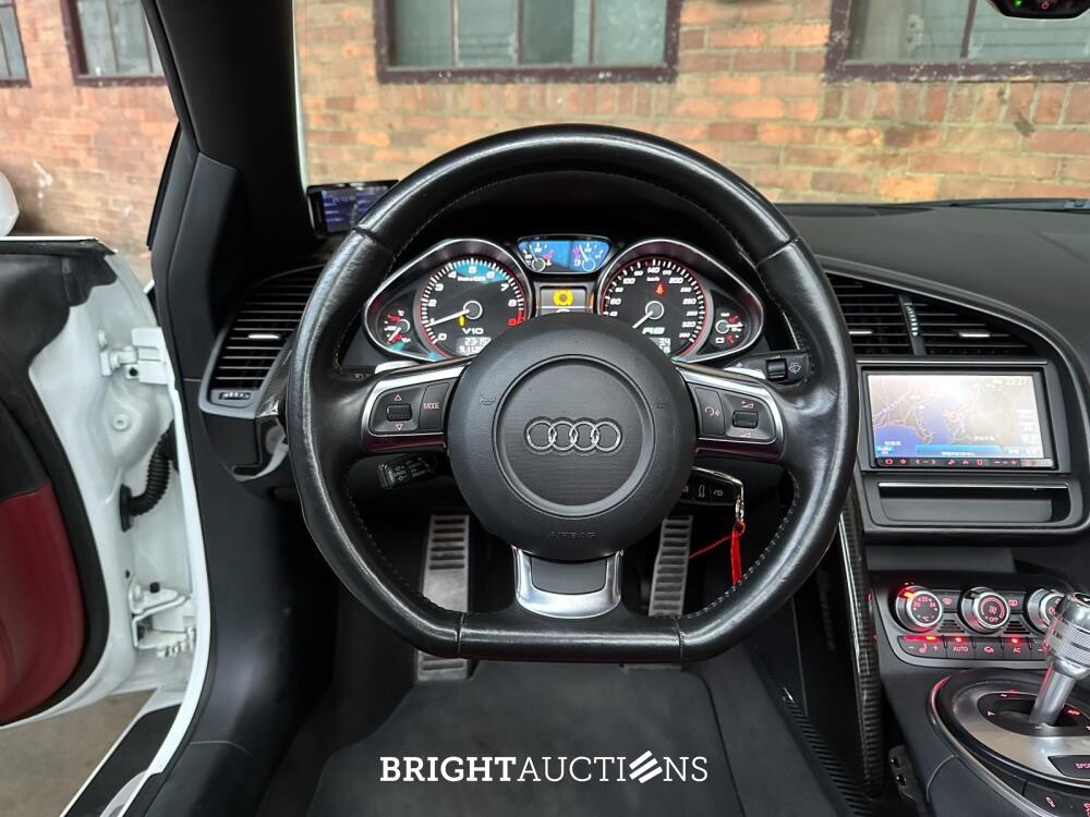 Audi R8 5.2 V10 FSI Quattro SPIDER 525pk 2012 (76.000 km)