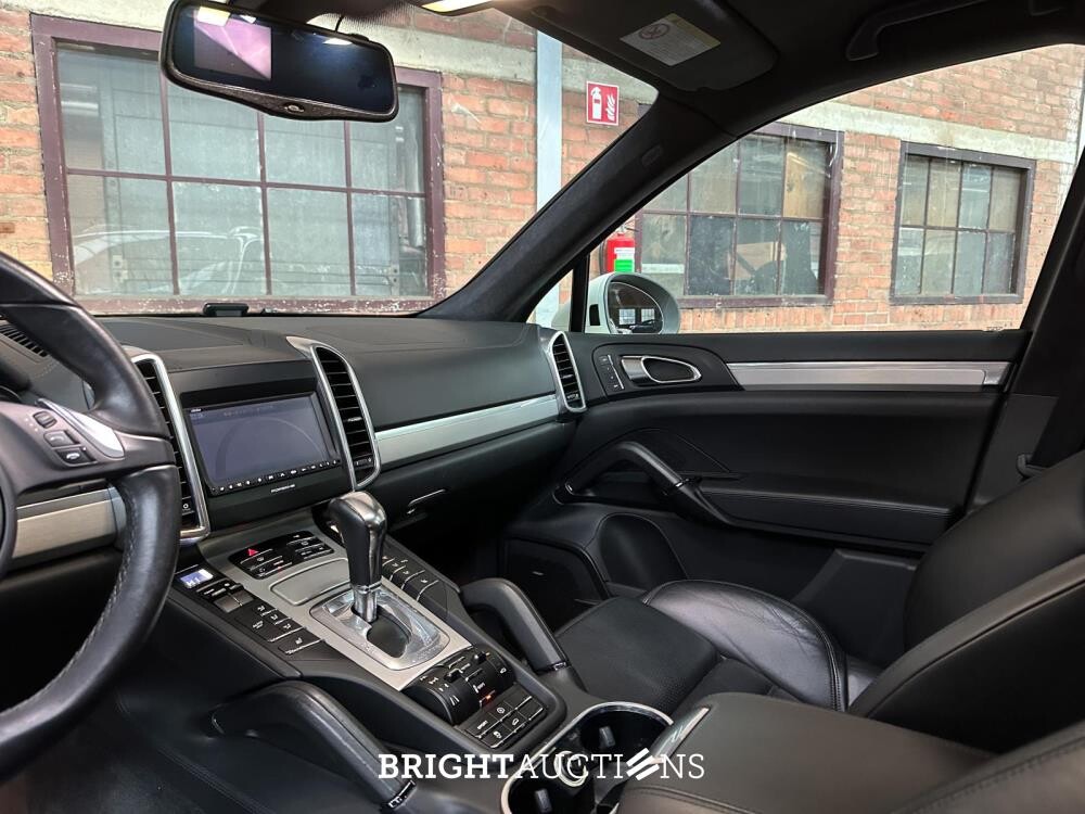 Porsche Cayenne Turbo 4.8 V8 500PK 2012