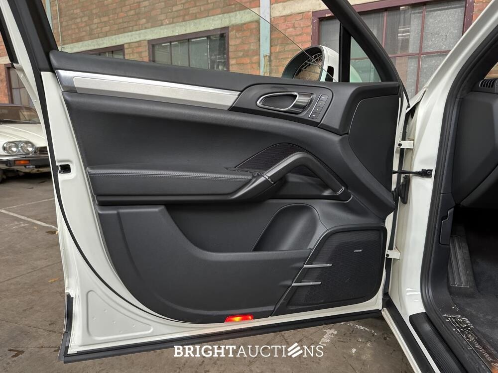 Porsche Cayenne Turbo 4.8 V8 500PK 2012