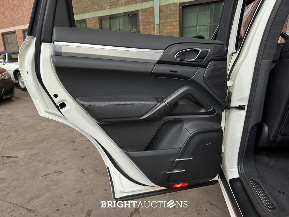 Porsche Cayenne Turbo 4.8 V8 500PK 2012