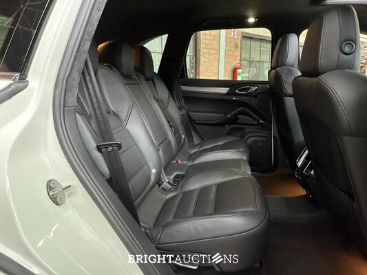 Porsche Cayenne Turbo 4.8 V8 500PK 2012