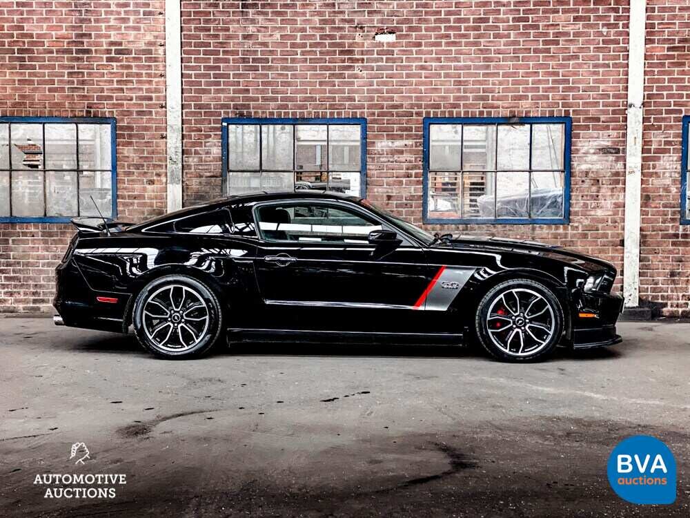 Ford Mustang GT 416 PS 2013.