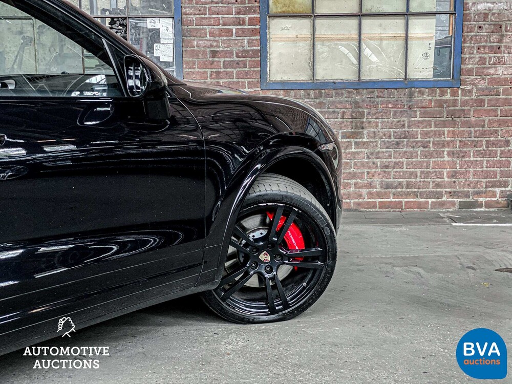 Porsche Cayenne 4.8 Turbo 500 PS 2012, 71-ZVF-9.