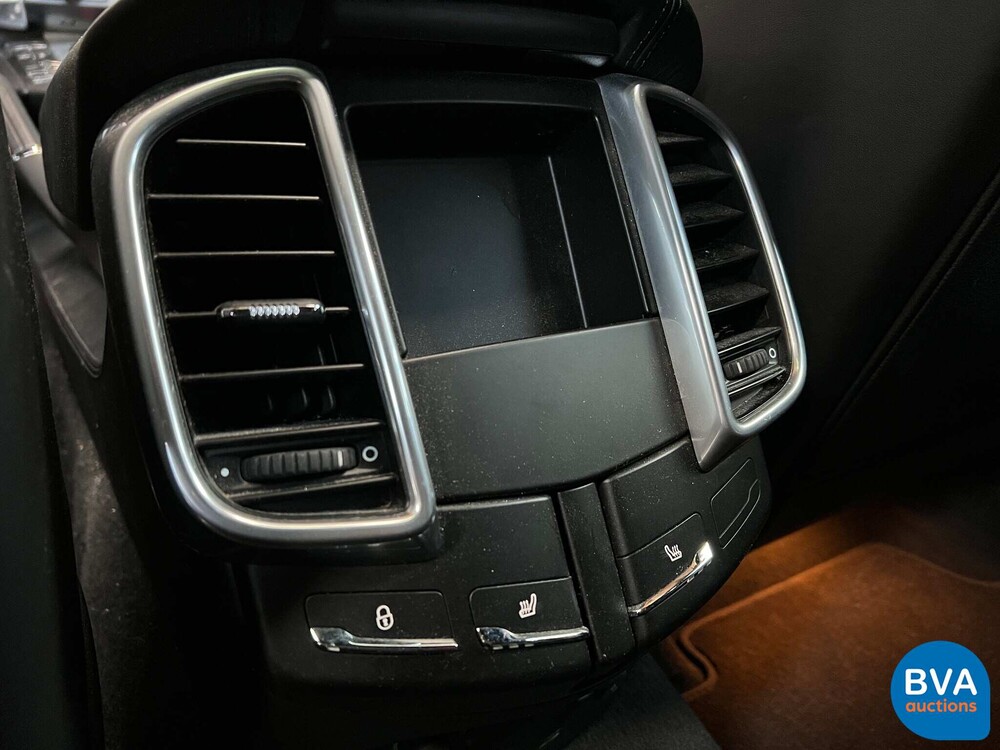 Porsche Cayenne 4.8 Turbo 500 PS 2012, 71-ZVF-9.