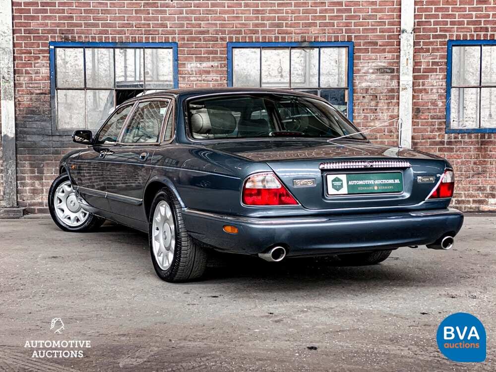 Daimler Super V8 Long 370hp 2001.