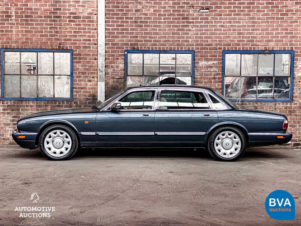 Daimler Super V8 Long 370hp 2001.