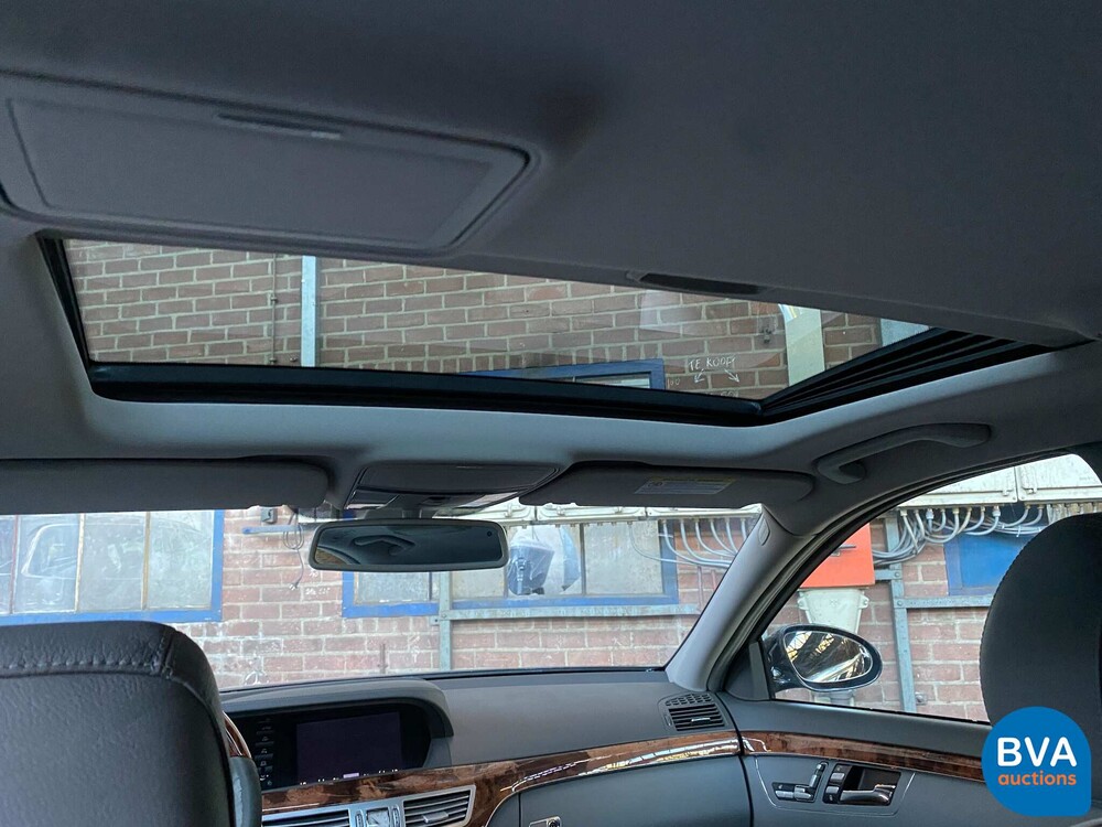 Mercedes-Benz S350 272hp 2006 S-Class.