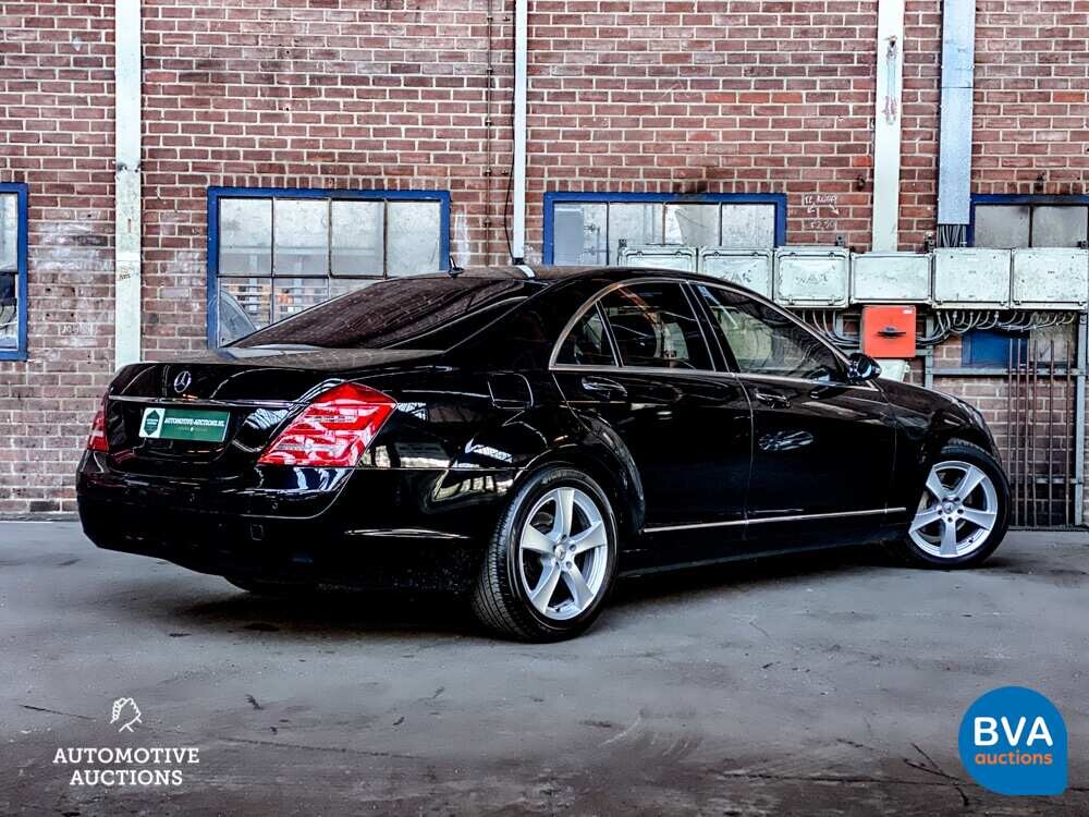 Mercedes-Benz S350 272hp 2006 S-Class.