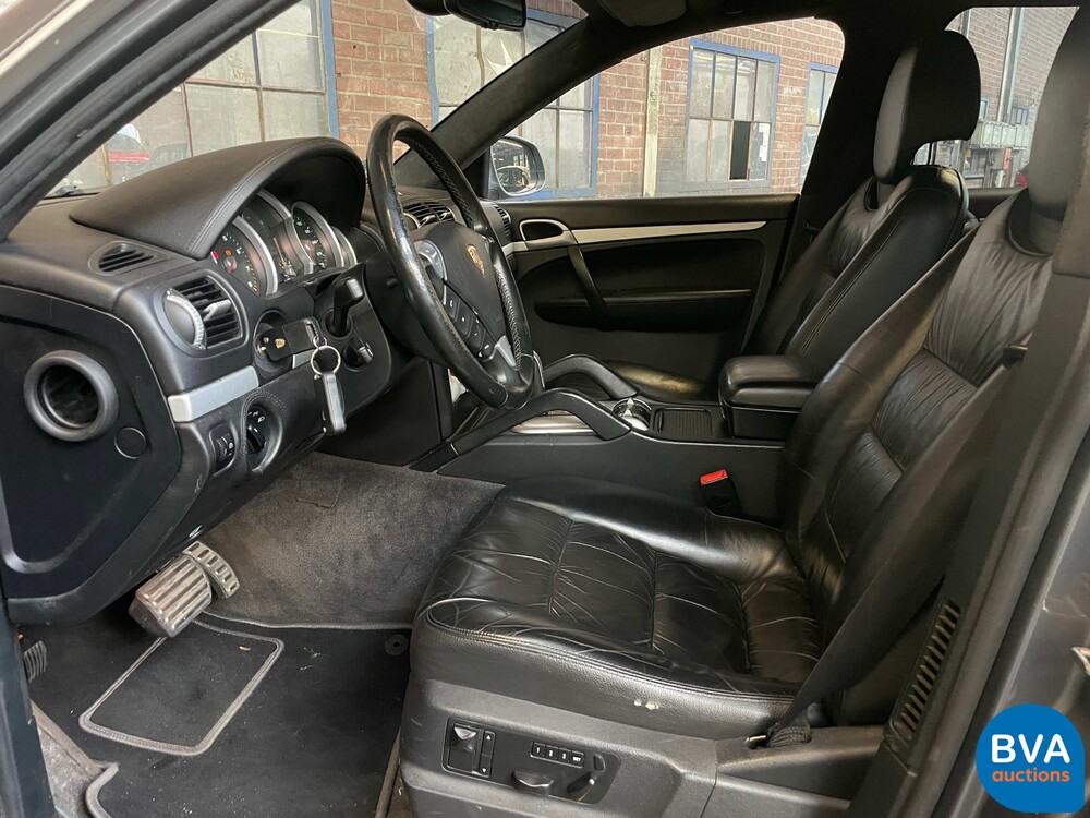 Porsche Cayenne Turbo 4.5 V8 450hp 2003, SR-448-H.