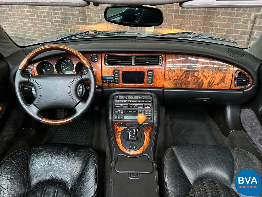 Jaguar XKR 4.0 V8 Convertible 294hp 2000, 41-JX-B2.