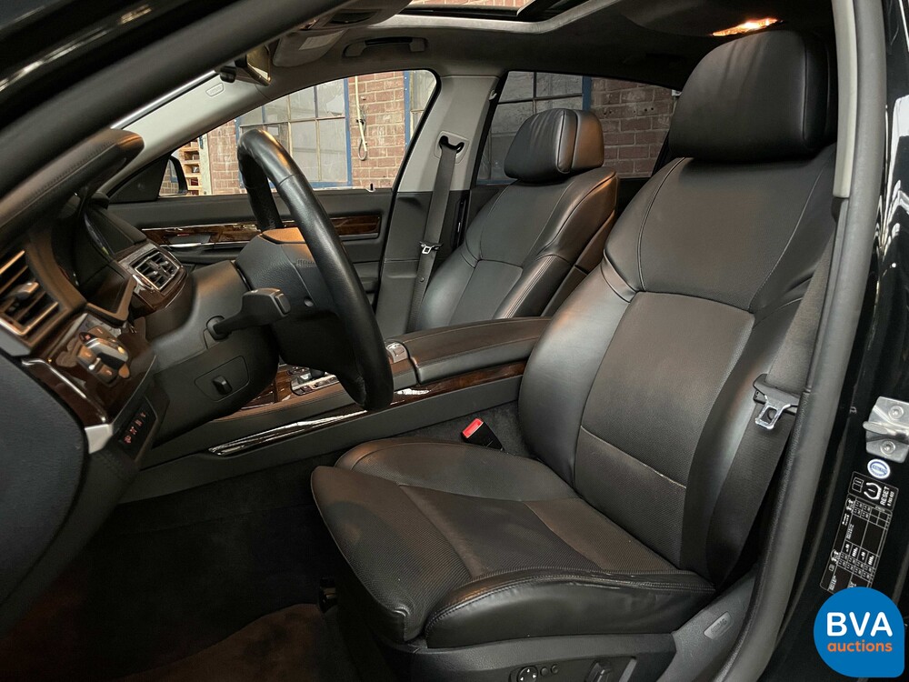 BMW 760Li F04 6.0 V12 Twin-Turbo 544 PS 2010 7er-Serie.
