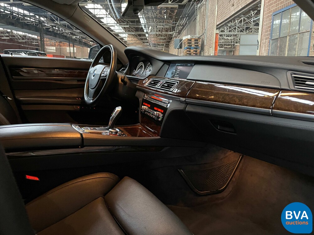 BMW 760Li F04 6.0 V12 Twin-Turbo 544 PS 2010 7er-Serie.
