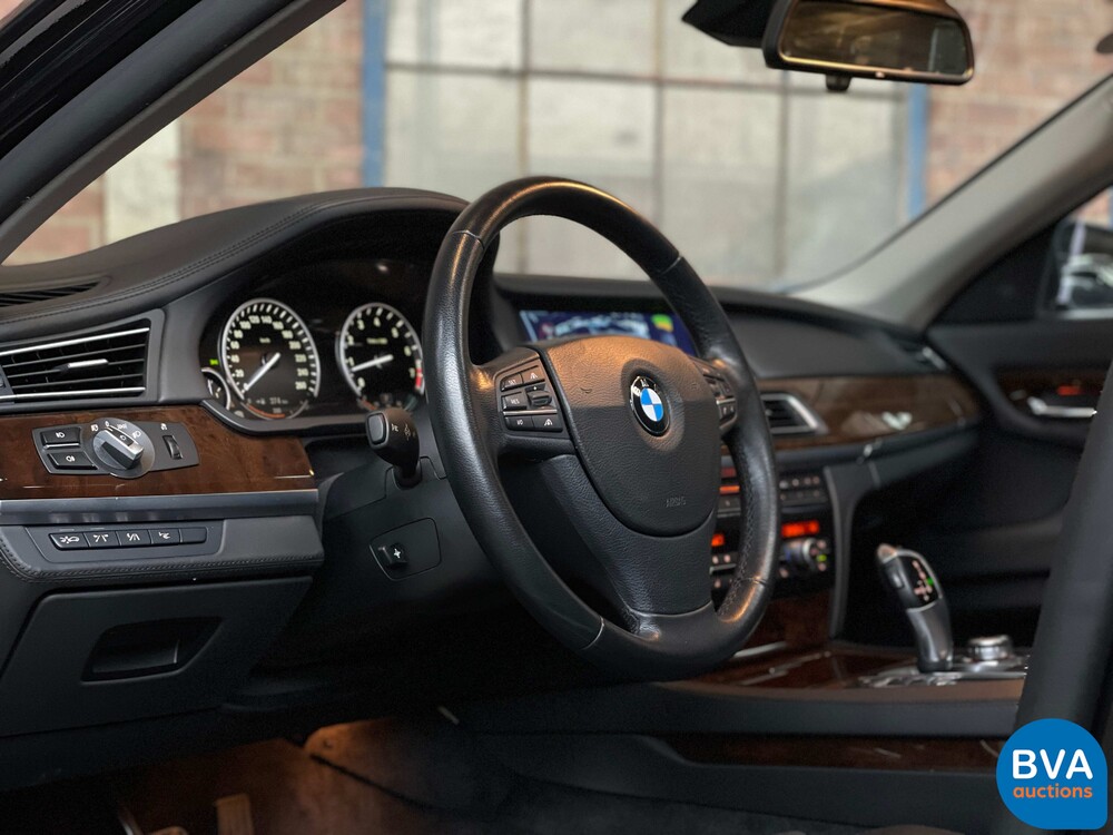 BMW 760Li F04 6.0 V12 Twin-Turbo 544 PS 2010 7er-Serie.