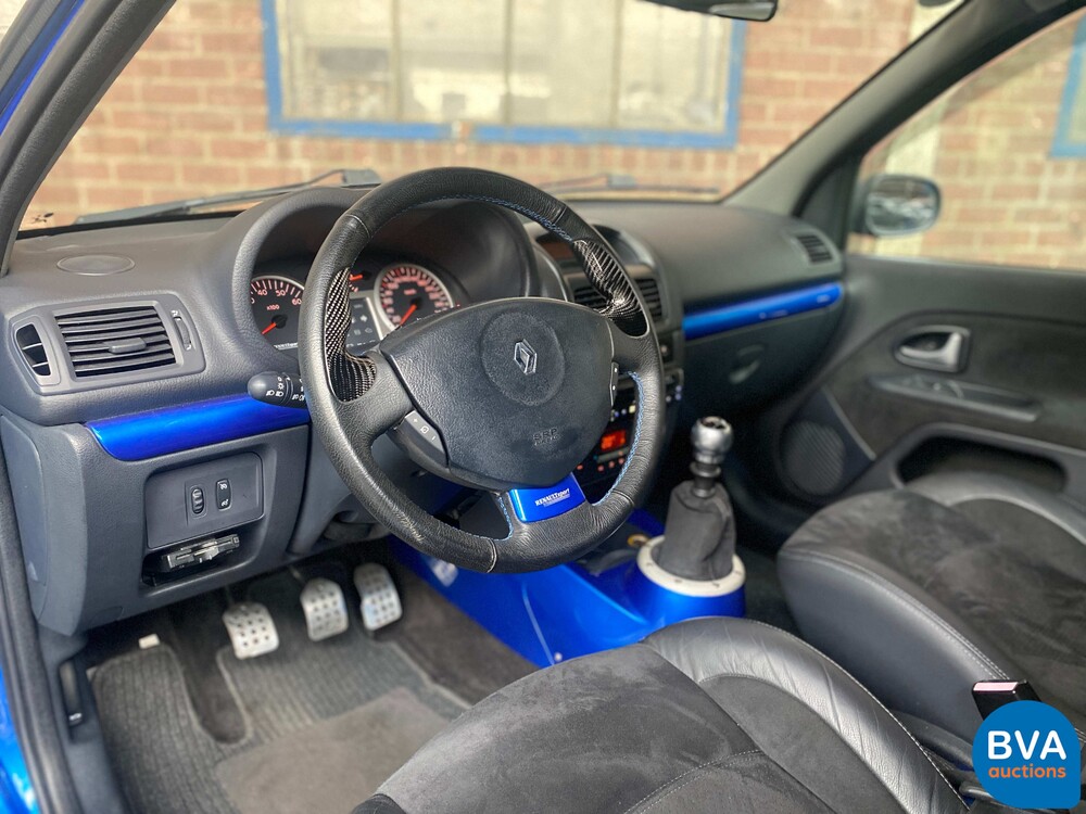 Renault Clio RSSport 3.0 V6 255PS Phase 2 -Youngtimer-.