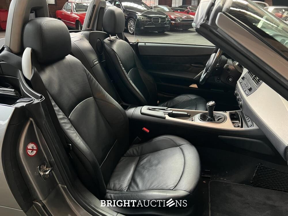 BMW Z4 Roadster 3.0i S 231pk 2004 (Hardtop + Softtop) Origineel-NL, 36-NV-HZ Youngtimer
