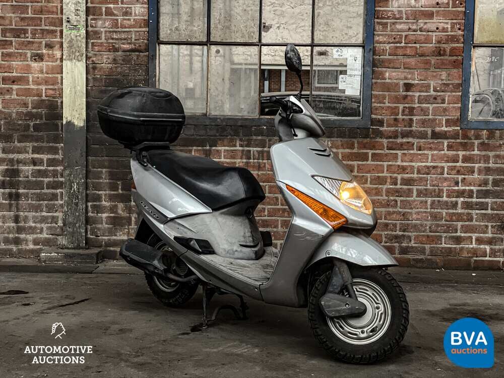 Honda Lead JF11 2002.