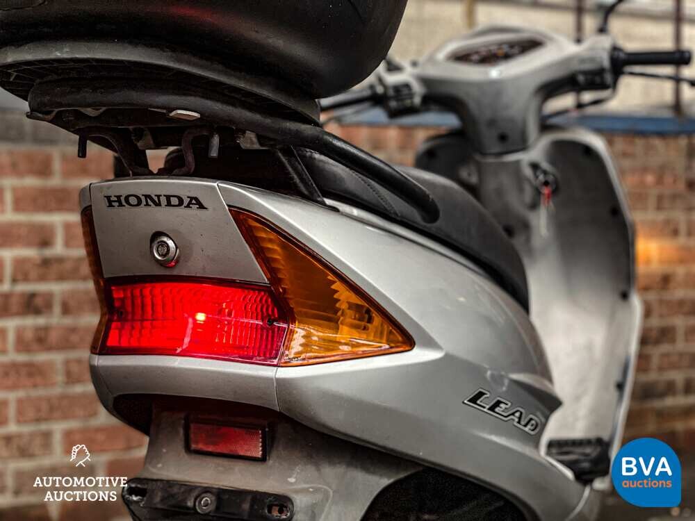 Honda Lead JF11 2002.