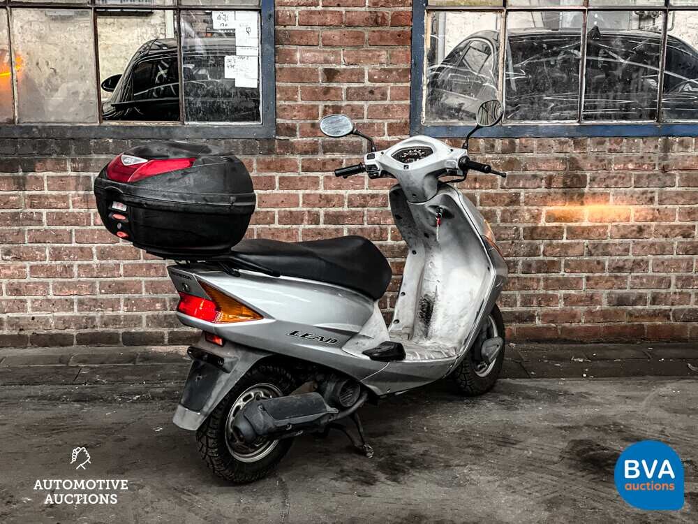 Honda Lead JF11 2002.