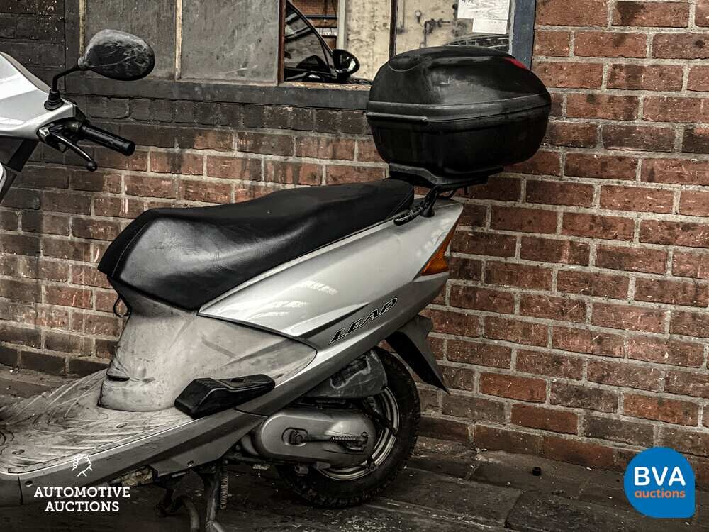 Honda Lead JF11 2002.