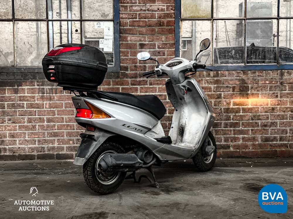 Honda Lead JF11 2002.