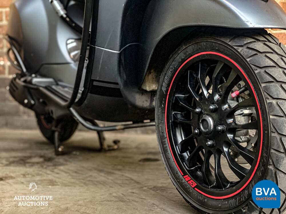 Piaggio Vespa Sprint Full Option (Carbon) 25km 2016, DHD-03-N.