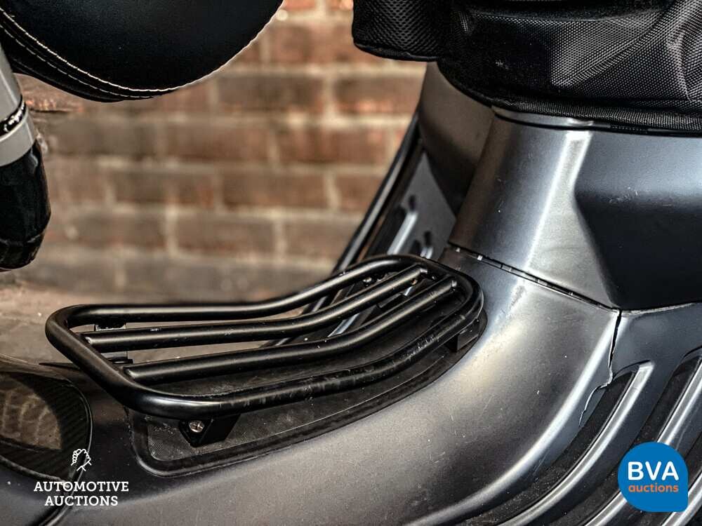 Piaggio Vespa Sprint Full Option (Carbon) 25km 2016, DHD-03-N.