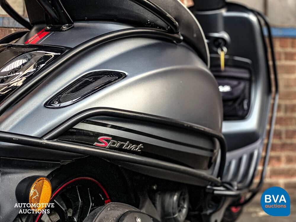 Piaggio Vespa Sprint Full Option (Carbon) 25km 2016, DHD-03-N.