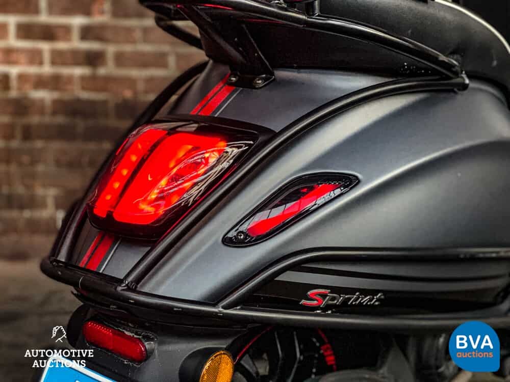 Piaggio Vespa Sprint Full Option (Carbon) 25km 2016, DHD-03-N.