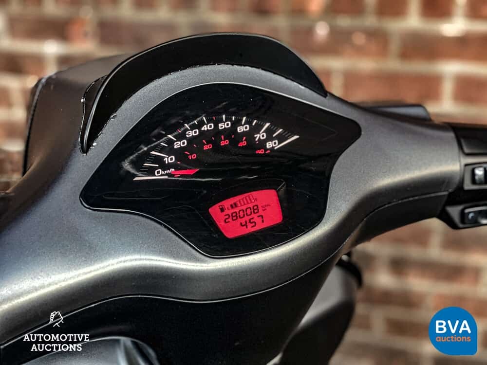 Piaggio Vespa Sprint Full Option (Carbon) 25km 2016, DHD-03-N.