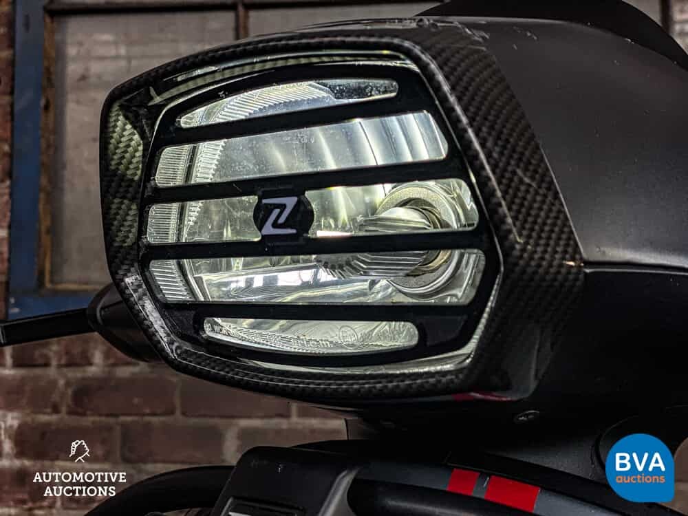 Piaggio Vespa Sprint Full Option (Carbon) 25km 2016, DHD-03-N.