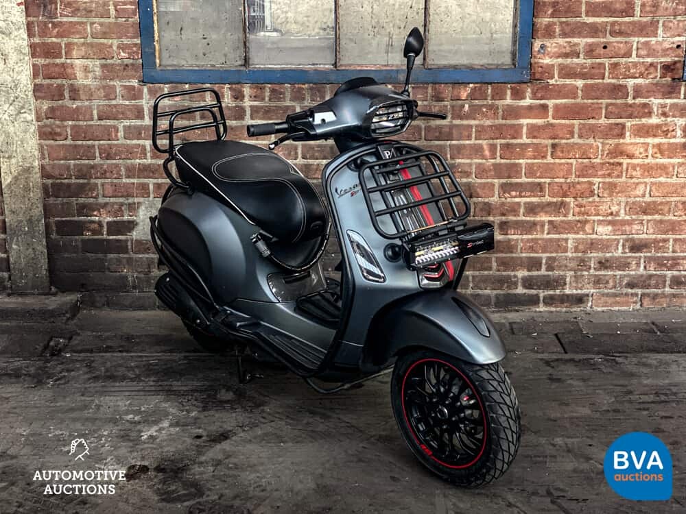 Piaggio Vespa Sprint Full Option (Carbon) 25km 2016, DHD-03-N.