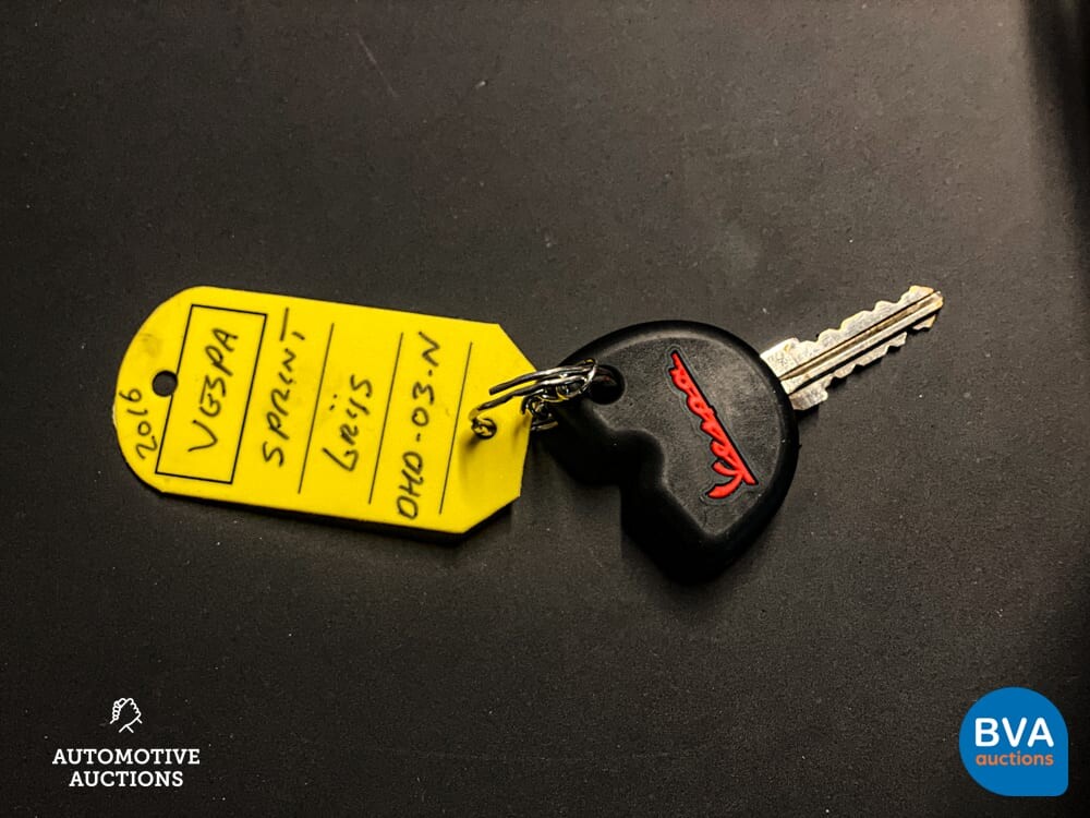 Piaggio Vespa Sprint Full Option (Carbon) 25km 2016, DHD-03-N.