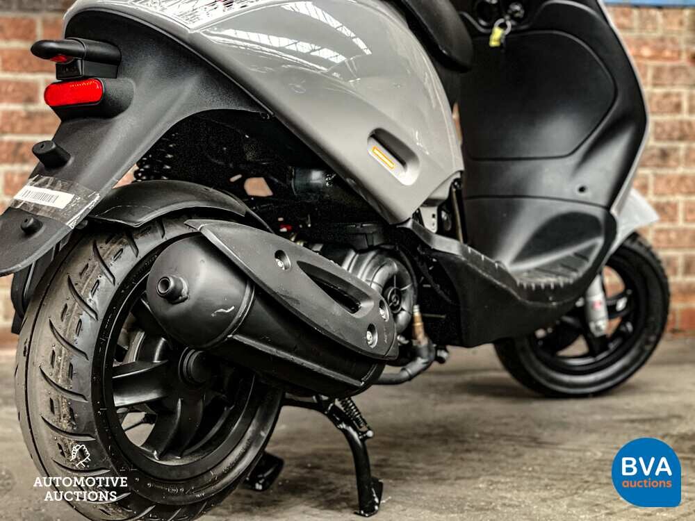 Piaggio Zip 2013 45km/h -NEU-.