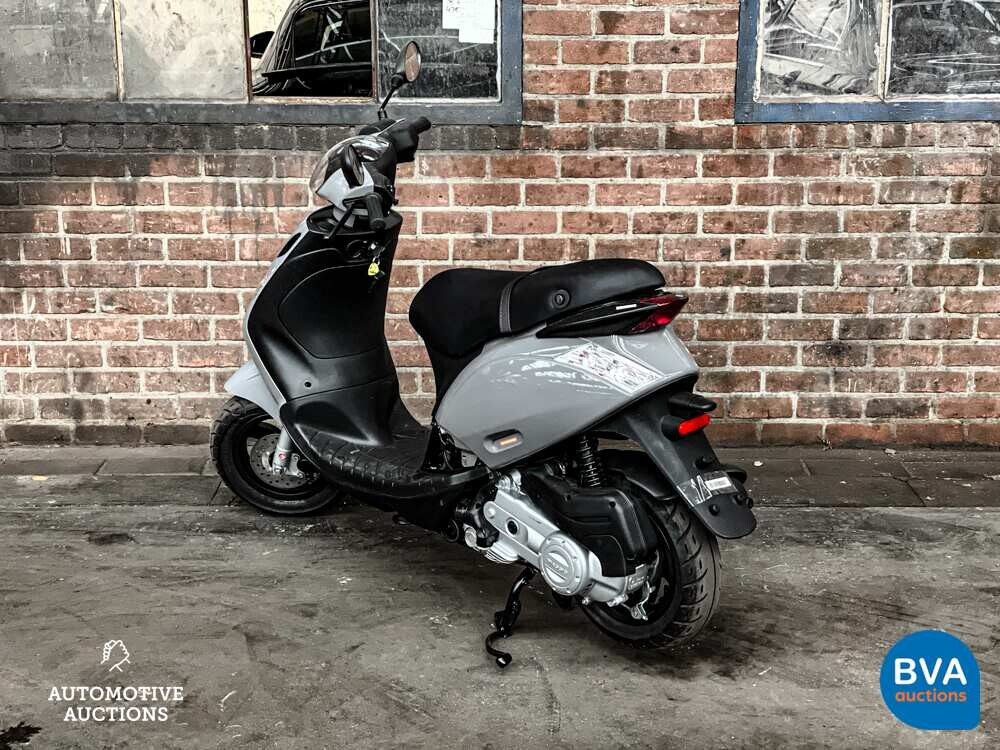 Piaggio Zip 2013 45km/h -NEU-.
