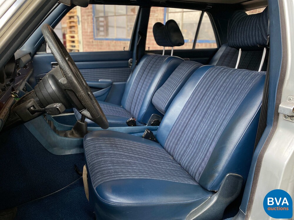 Mercedes-Benz 280S W116 160hp 1974 S-Class, 99-YD-68.