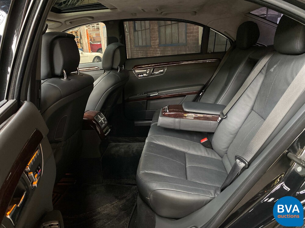 Mercedes Benz S600 Long 5.5 V12 517pk 2006 S-Class -Youngtimer-.