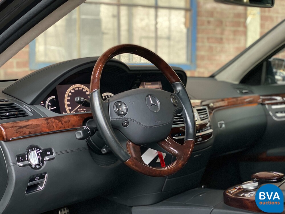 Mercedes Benz S600 Long 5.5 V12 517pk 2006 S-Class -Youngtimer-.