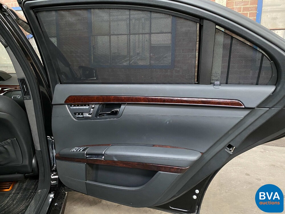 Mercedes Benz S600 Long 5.5 V12 517pk 2006 S-Class -Youngtimer-.