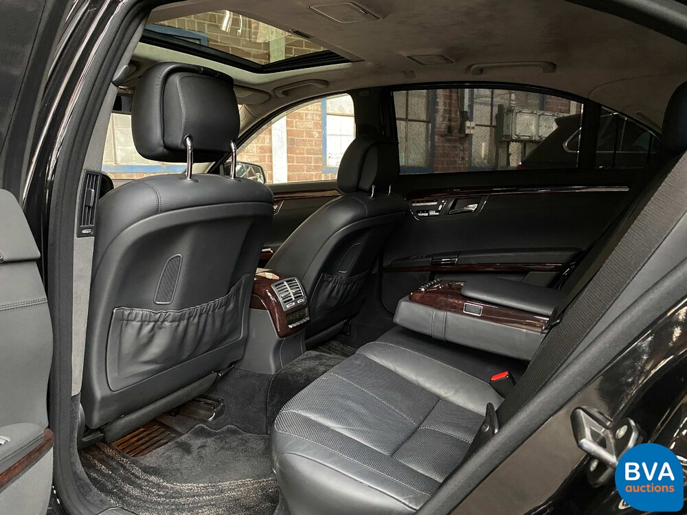 Mercedes Benz S600 Long 5.5 V12 517pk 2006 S-Class -Youngtimer-.