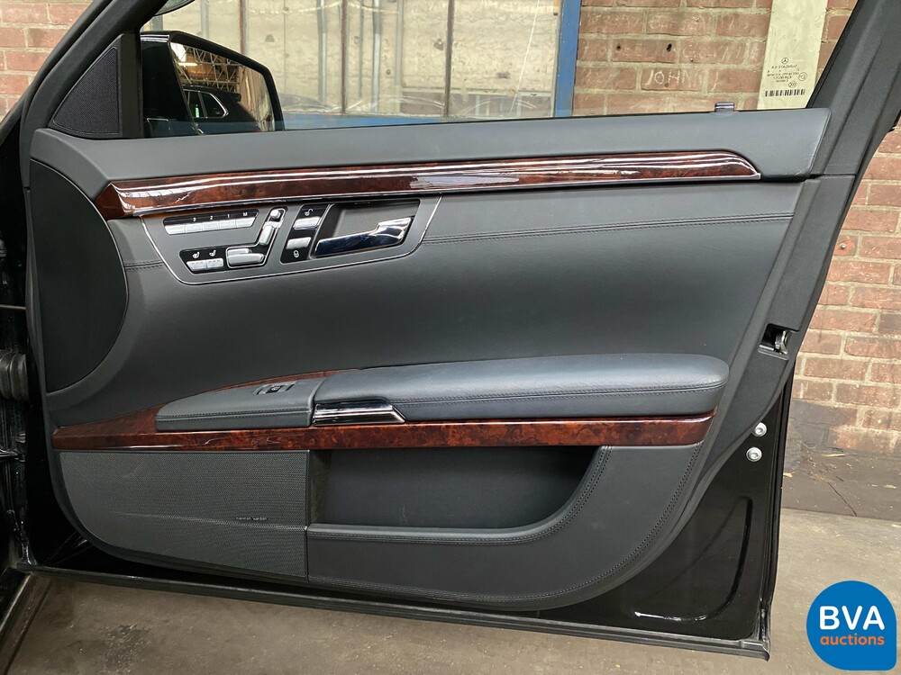 Mercedes Benz S600 Long 5.5 V12 517pk 2006 S-Class -Youngtimer-.