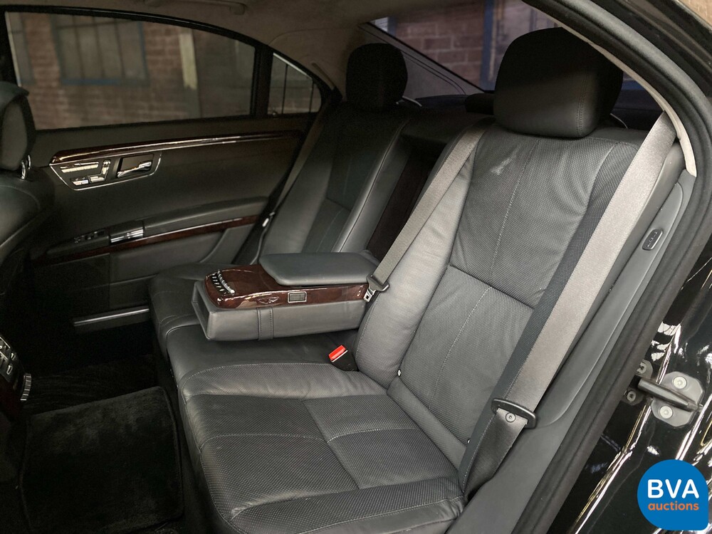 Mercedes Benz S600 Long 5.5 V12 517pk 2006 S-Class -Youngtimer-.